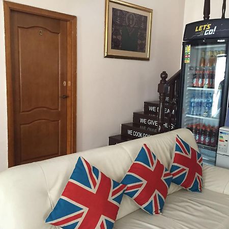 Almaty Backpackers Hostel Buitenkant foto