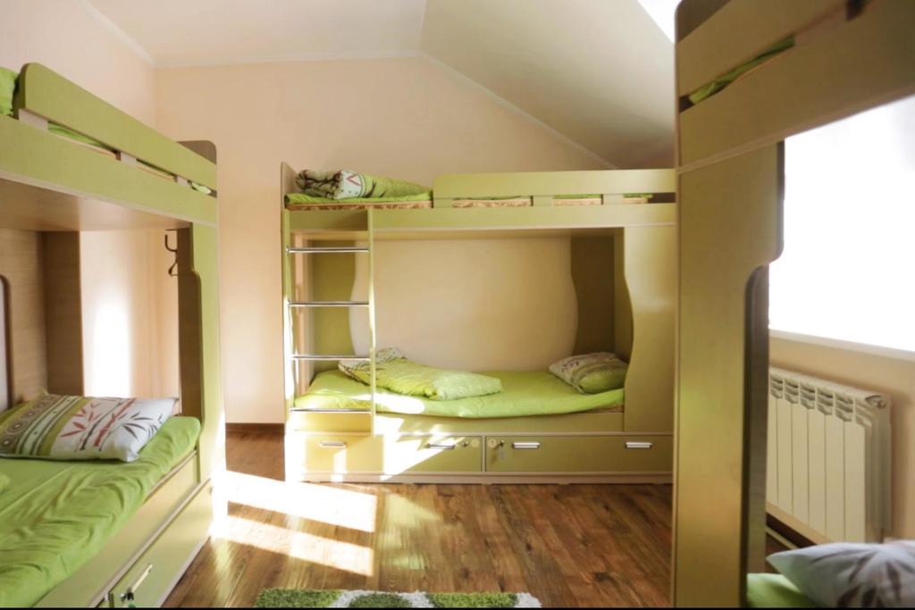 Almaty Backpackers Hostel Buitenkant foto