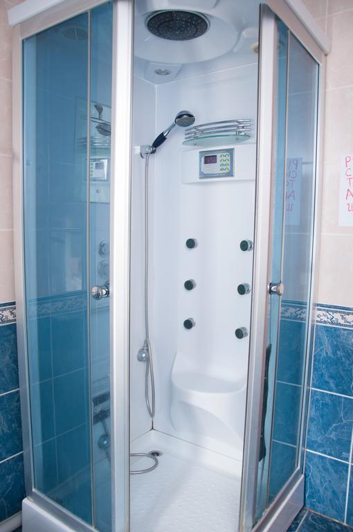 Almaty Backpackers Hostel Buitenkant foto