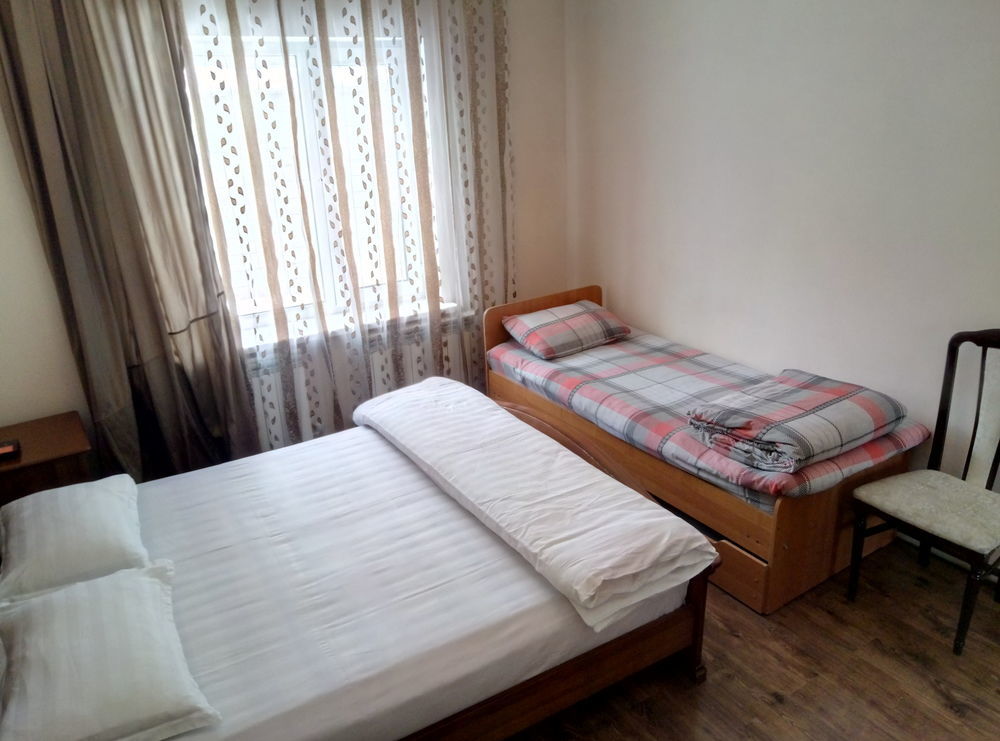Almaty Backpackers Hostel Buitenkant foto