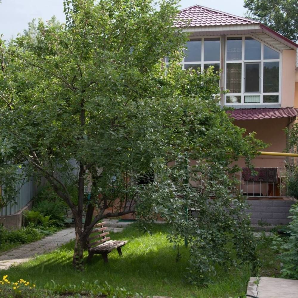 Almaty Backpackers Hostel Buitenkant foto